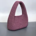 Вязаная сумка хобо лилового цвета
