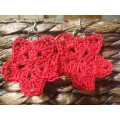 Вязанные сережки звездочки красные