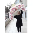 Розовая гирлянда из искусственных цветов