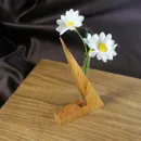 Ваза для цветов и сухостоя необычной формы