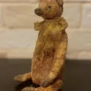 Медведь и цветы