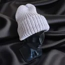 Женская вязаная шапка из мериносовой шерсти