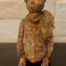 Медведь и цветы