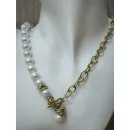 Колье из бусин майорки