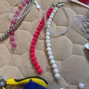 Подвесы на сумку или рюкзак, бусы в ассортименте