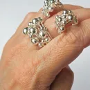 Серьги и кольцо из серебра с шариками