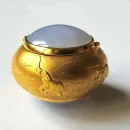 Карманная пепельница - таблетница из серебра с позолотой и халцедоном
