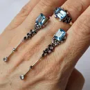 СЕРЬГИ И КОЛЬЦО ИЗ СЕРЕБРА С ТОПАЗОМ И ШПИНЕЛЬЮ Серьги и кольцо из серебра с топазом и шпинелью