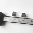 Серьги из серебра глянцевые хагги " кубики "