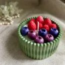 Свеча восковая в подсвечнике из гипса