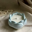 Свеча восковая в подсвечнике из гипса Цветок