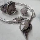 Комплект украшений из кожи и горного хрусталя