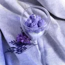 Свеча букет тюльпанов восковая в подсвечнике бокал