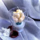 Свеча букет тюльпанов восковая в подсвечнике бокал