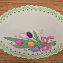 Салфетка "Букет тюльпанов" создана методом гильоширования. Ручная работа