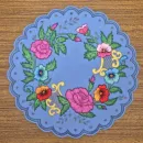 Салфетка "Розы на голубом" создана методом гильоширования. Ручная работа