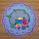 САЛФЕТКА "ТРИ ЦВЕТКА", СОЗДАНА МЕТОДОМ ГИЛЬОШИРОВАНИЯ. РУЧНАЯ РАБОТА Салфетка "Три цветка", создана методом гильоширования. Ручная работа