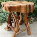 Табурет из массива можжевельника