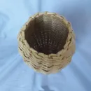 Ваза декоративная из бумажной лозы плетеная