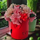 Шляпная коробка с гортензией и зеленью из фоамирана