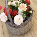 Корзина для цветов из бумажной лозы