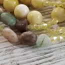 Колье-браслет из желтой яшмы с хризопразом