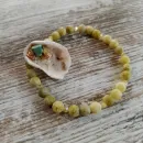 БРАСЛЕТ ИЗ АФРИКАНСКОЙ БИРЮЗЫ С РАКОВИНОЙ Браслет из африканской бирюзы с раковиной