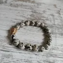 БРАСЛЕТ ИЗ ДАЛМАТИНОВОЙ ЯШМЫ Браслет из далматиновой яшмы