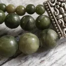 ТРОЙНОЙ БРАСЛЕТ ИЗ НЕФРИТА Тройной браслет из нефрита