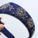 Ободок кокошник джинсовый вышитый бисером, ручная работа, размер универсальный, высота в центре 4 см, Дыхание ветра