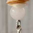 Серьги ассиметричные с ракушками и белым ониксом