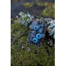 Кулон с листьями и ягодами голубики