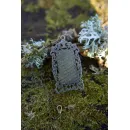 Кулон с листьями и ягодами голубики