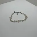 Браслет из бусин и бисера с цветочками ручной работы (розовый)