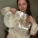 Именная тарелка из эпоксидной смолы