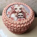 Вязаная корзинка с крышкой для хранения