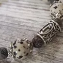 БРАСЛЕТ ИЗ ЯШМЫ И АГАТА С РУНАМИ Браслет из яшмы и агата с рунами