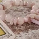 БРАСЛЕТ ИЗ РОЗОВОГО КВАРЦА С КУНЦИТОМ Браслет из розового кварца с кунцитом