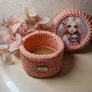 Вязаная корзинка с крышкой для хранения