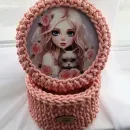 Вязаная корзинка с крышкой для хранения