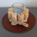 Подсвечник из винных пробок