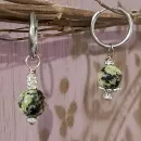 СЕРЬГИ КОНГО С СЕРПЕНТИНИТОМ Серьги конго с серпентинитом