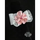 Резинка для волос ручной работы "Бант с цветком" белый. Единственный экземпляр. Цветы Канзаши на волосы Ваши.