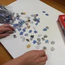 Доска для пазлов из белой фанеры, 80х50 см, с колёсиками