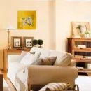 Картина розы на желтом фоне маслом