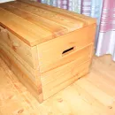 Сундук из массива лиственницы
