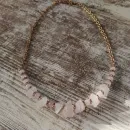 Колье с розовым кварцем