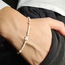 Браслет из бисера с сердечком из перламутра