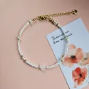 Браслет из бисера с сердечком из перламутра