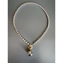 Колье из серебристого гематита с кулоном гладкий шар